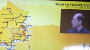 <b>SORPRESA. </b> El Tour presentó en París una edición muy novedosa.