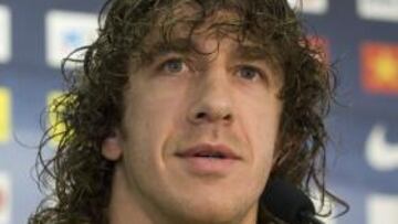 Puyol, operado de su rodilla, baja de dos a tres meses