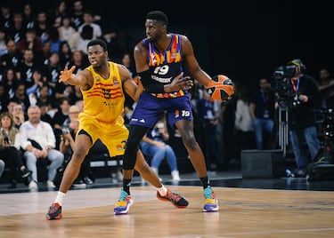 El jugador de Dakar se ha incorporado recientemente a la plantilla del Barcelona y ya puede presumir de convertirse en el jugador más alto de la historia del club. Sus estadísticas con el ASVEL Villeurbanne en la pasada Euroliga son de 8.8 puntos, 6.6 rebotes, 0,6 tapones y 12.8 de valoración