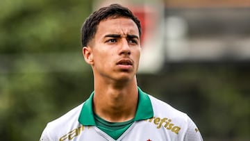 Vitor Reis, central de 18 años de Palmeiras, en el radar del Madrid.