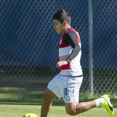 'Chofis' López se siente en vías de consolidación en Chivas
