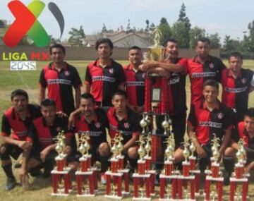 Atlas es campeón de la liga mexicana, con lo que rompe una sequía de 94 años sin título. Cruz Azul lo intenta pero ya acumula 48 años sin levantar la Copa.