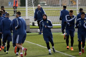 Having sat out Argentina's friendly with Italy through injury this week, Leo Messi was able to train today ahead of Tuesday's clash with Spain in Madrid.