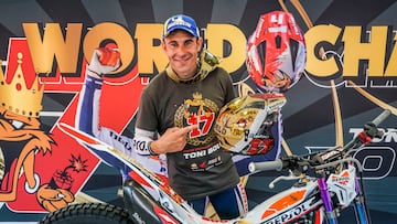 Toni Bou celebra su título mundial 33 en el TrialGP de Francia.