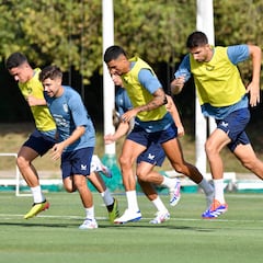 El aspirante Almería se prueba ante un Sporting con dudas