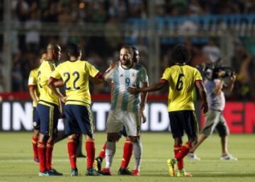 La Selección Argentina venció 3-0 a Colombia en San Juan, resultado que deja a la tricolor sexta en la tabla con 18 puntos.