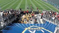 El tobillo de Beckham hace peligrar su debut