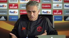 m01 MANCHESTER (REINO UNIDO), 23/11/2016.- El t&eacute;cnico portugu&eacute;s del Manchester United, Jos&eacute; Mourinho, ofrece una rueda de prensa en Manchester, Reino Unido, hoy, 23 de noviembre de 2016. El Manchester United se enfrentar&aacute; al Feyenoord el pr&oacute;ximo 24 de noviembre en un partido del Grupo A de la Liga Europa. EFE/PETER POWELL