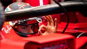 Carlos Saínz al volante del SF21.