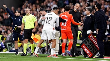 Y del escondite... salió el inglés