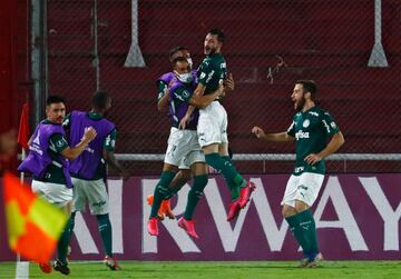 Palmeiras golea a River Plate en el Estadio Libertadores de América y complica la llave para el equipo de Rafael Santos Borré y Jorge Carrascal, quien salió expulsado