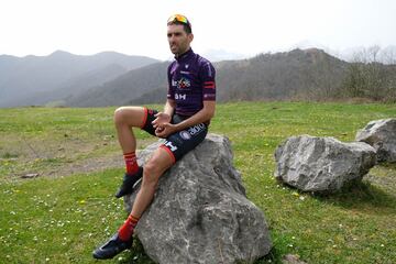Dani Navarro, a sus 37 años, vive una nueva etapa en el Burgos-BH y le gustaría ser protagonista en alguna de las jornadas asturianas de la Vuelta. De hecho, es el último ciclista del Principado en ganar una etapa en la ronda española.