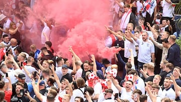 LONDON, ENGLAND - JULY 11: Football fans gather in Leicester Square on July 11, 2021 in London, United Kingdom. England meets Italy at Wembley Stadium for the final of the 2020 UEFA European Championships.  This will be England&#039;s first major competit