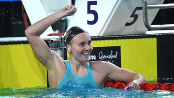 Brisbane (Australia), 12/06/2024.- Ariarne Titmus of Australia celebrates winning her Women's 200m Freestyle event and setting a new world record, during the 2024 Australian Swimming Trials in Brisbane, Australia, 12 June 2024. Titmus broke the 200m Fresstyle world record at the trials on 12 June 2024, establishing a new world record of 1:52.23 min. (200 metros) EFE/EPA/JONO SEARLE AUSTRALIA AND NEW ZEALAND OUT
