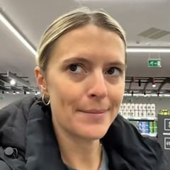 Emily, madre estadounidense en España: “Vamos a hacer la compra saludable. Después de tanto roscón toca comer verdura”