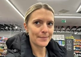 Emily, madre estadounidense en España: “Vamos a hacer la compra saludable. Después de tanto roscón toca comer verdura”