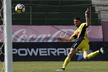 Mauro Cabellero anota el gol de triunfo de San Luis.