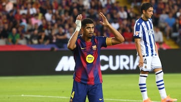 Araújo durante el partido de LaLiga EA Sports contra la Real Sociedad.