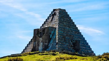 El lugar en el que se encuentra la única pirámide de España: ¿cuánto mide?