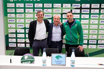 Juanma Rodríguez, López Nieto e Ibon Navarro, los tres tenores del Unicaja.             