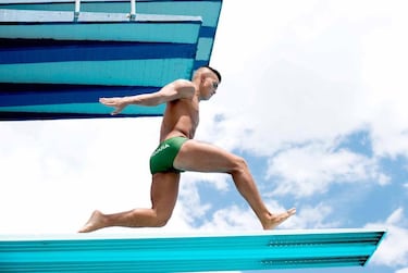 El deportista de 19 años de edad se perfila como una de las grandes promesas en clavados. El colombiano se llevó la medalla dorada en la prueba de trampolín de tres metros en el Mundial Juvenil de Clavados en Kiev, Ucrania. Además ganó la medalla de oro en los Juegos Olímpicos de la Juventud 2018 en Buenos Aires, Argentina. 

Los clavados iniciarán el jueves 1 de agosto y terminarán el lunes 5. La competencia se llevará a cabo en la Villa Deportiva Nacional. 