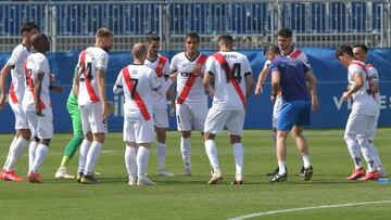 El once del Rayo, calentando en Fuenlabrada.