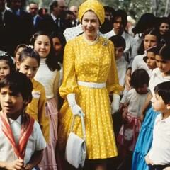 ¿En qué año vino la reina Isabel a México y cuántos viajes hizo al país?