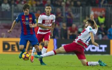 Sergi Roberto con el balón. 