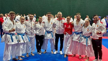 Imagen de los equipos masculino y femenino de kata de España en los Campeonatos de Europa