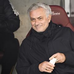 Jose Mourinho considering MLS move and wants to coach Lionel Messi