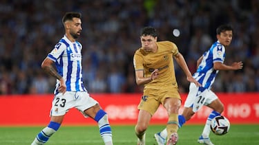 Brais Mendez of Real Sociedad and Andreas Christensen of FC Barcelona during the La Liga match between Real Sociedad and FC Barcelona played at Reale Arena Stadium on August 21, 2022 in San Sebastian, Spain. (Photo by Cesar Ortiz / Pressinphoto / Icon Sport)