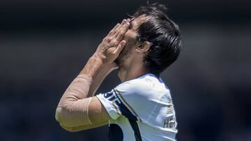 Arribas se lamenta tras el empate de Pumas.