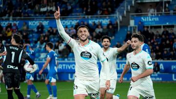 VITORIA , 18/10/2024.- El centrocampista marroquí del Real Valladolid Selim Amallah celebra tras anotar un tanto durante el partido de LaLiga entre el Alavés y el Real Valladolid, este viernes en el estadio de Mendizorroza. EFE/ ADRIAN RUIZ HIERRO