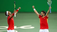 Nadal irá por el oro en dobles
y va camino a emular a Massú