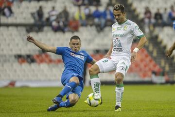 El delantero paraguayo tuvo paso intrascendentes con León y Pachuca. Actualmente juega en el Everton de Chile.