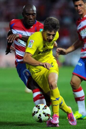 Jean Sylvain Babin y Luciano Vietto durante el partido de la tercera jornada de Liga en Primera División 
