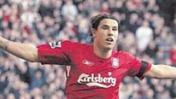 <b>GOLEADOR. </b>Milan Baros vuelve a tiempo en el Liverpool.