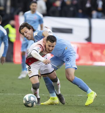 Tito ha jugado toda su carrera en España y prácticamente en el Rayo Vallecano. El lateral, de 35 años, ha defendido la Franja en 240 de 290 partidos como futbolista. Además, el madrileño ha jugado en Leganés, Granada y Alcorcón.