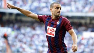 Pedro León durante un partido.