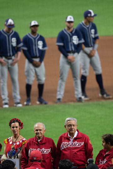 El color de la inauguración del Estadio Alfredo Harp Helú, en imágenes