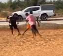 La humildad de Jules Koundé jugando con niños en África