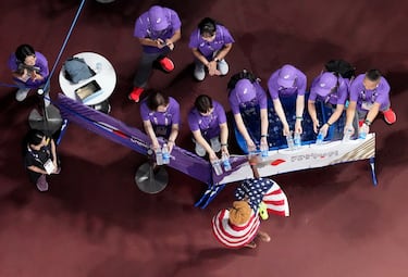 Noah Lyles, de EE. UU., celebra tras ganar la final de 200 metros. 