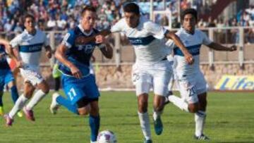 Maripán disputa el balón con Ramos, de San Marcos, en el partido jugado en Arica.