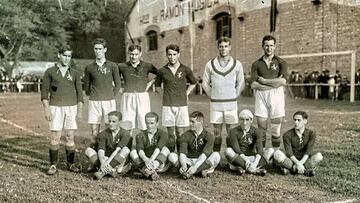 Uno de los ensayos en Amute: arriba, Sancho, Eguiazábal, Vallana, Samitier, Zamora y Arrate. Abajo: Moncho Gil, Sesúmaga, Patricio, Pichichi y Acedo.