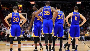 MIAMI, FL - JANUARY 23: The Golden State Warriors line up during a game against the Miami Heat at American Airlines Arena on January 23, 2017 in Miami, Florida. NOTE TO USER: User expressly acknowledges and agrees that, by downloading and or using this photograph, User is consenting to the terms and conditions of the Getty Images License Agreement. Mike Ehrmann/Getty Images/AFP
== FOR NEWSPAPERS, INTERNET, TELCOS & TELEVISION USE ONLY ==