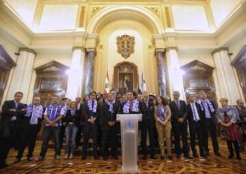 Celebración en la plaza de María Pita. Tino Fernández y Carlos Negreira.