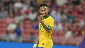 El astro del PSG celebra 12 años de su debut con la selección de Brasil y del inicio de su récord goleador con el que ya está al acecho de Pelé.