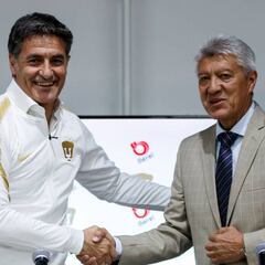 Míchel González fue presentado oficialmente con Pumas