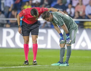 Luca Zidane y el árbitro Sánchez Martínez.
