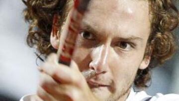 <strong>GULBIS.</strong>